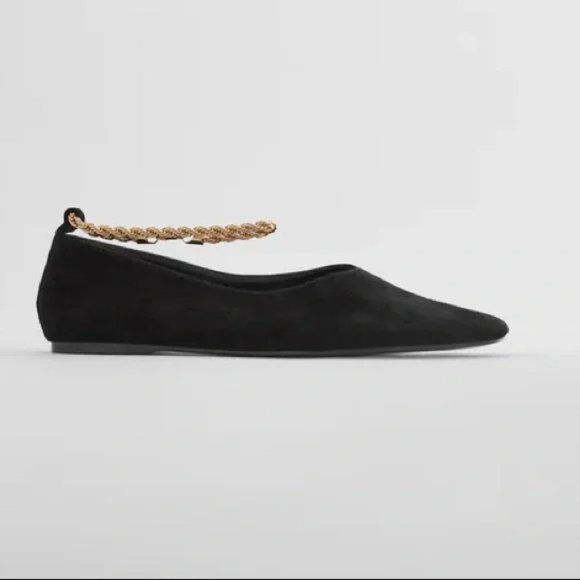 ZARA Flat Leather Shoes With Chain Gold Black - Picture 2 of 3